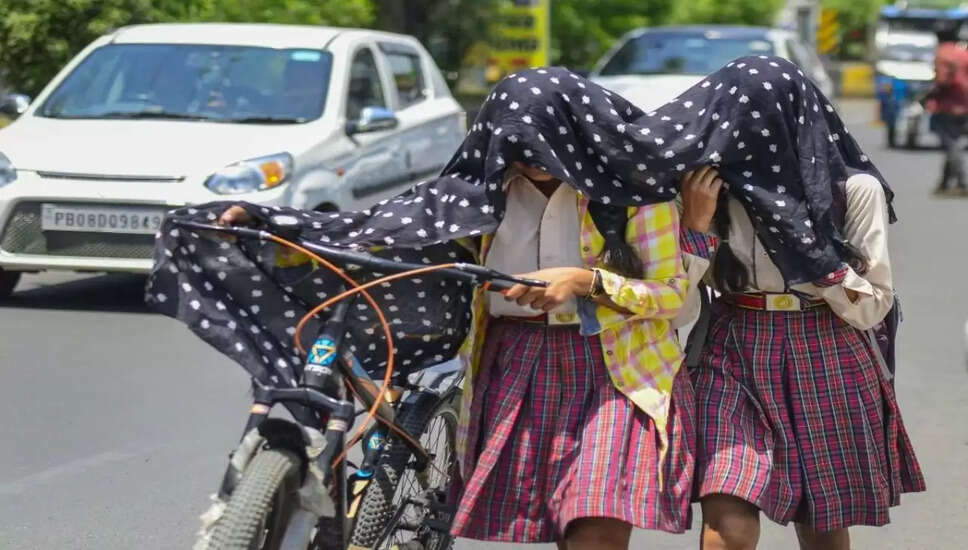 दिल्ली में गर्मी से सुरक्षा के लिए स्कूलों के नए दिशा-निर्देश