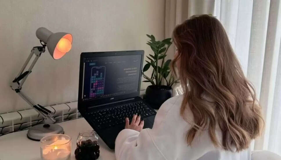 तमिलनाडु में छात्रों को मुफ्त लैपटॉप वितरण योजना की घोषणा