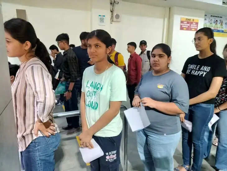 जेईई एडवांस 2025 के लिए पंजीकरण प्रक्रिया शुरू, जानें महत्वपूर्ण तिथियाँ और शुल्क