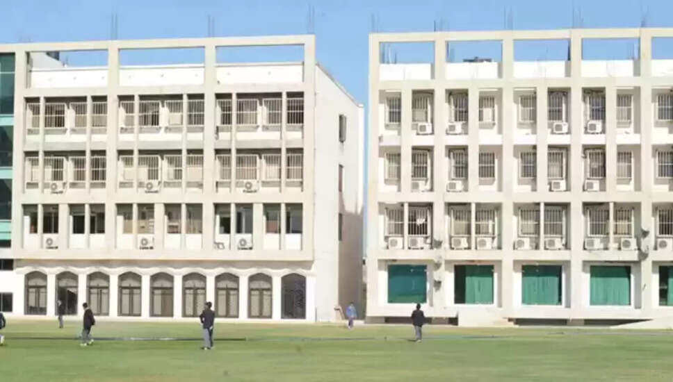 CBSE ने दो स्कूलों की मान्यता रद्द की: जानें कारण और छात्रों के लिए विकल्प