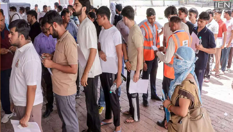 NEET UG परीक्षा में बदलाव: उम्र सीमा और प्रयासों की संख्या पर विचार