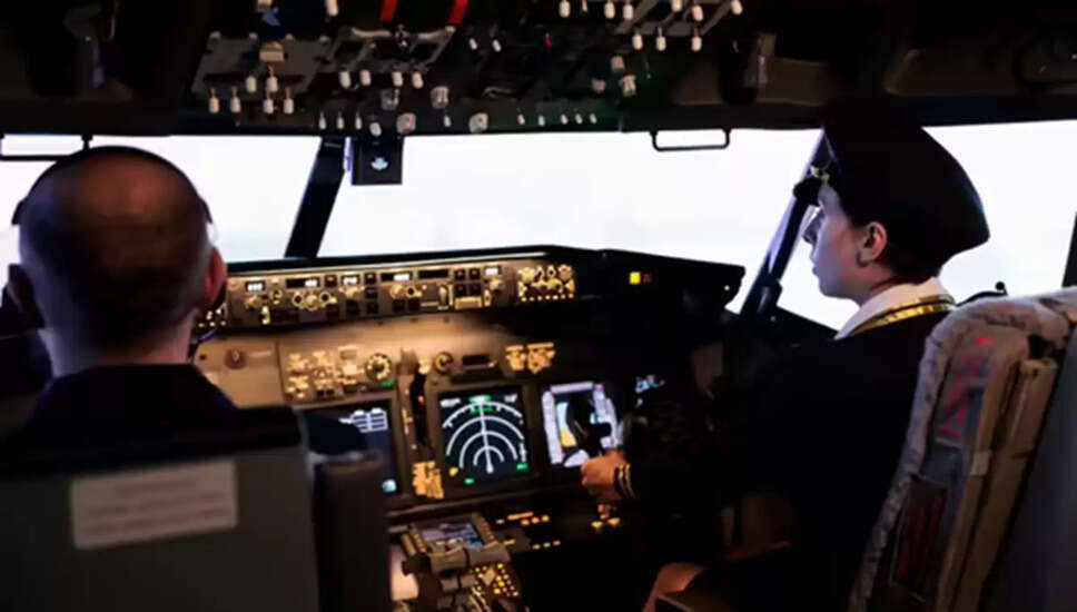 पायलट बनने की प्रक्रिया और वेतन: जानें सभी महत्वपूर्ण जानकारी