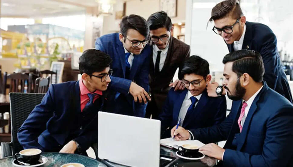 कक्षा 12 के बाद के शीर्ष पाठ्यक्रम: नए करियर के अवसर