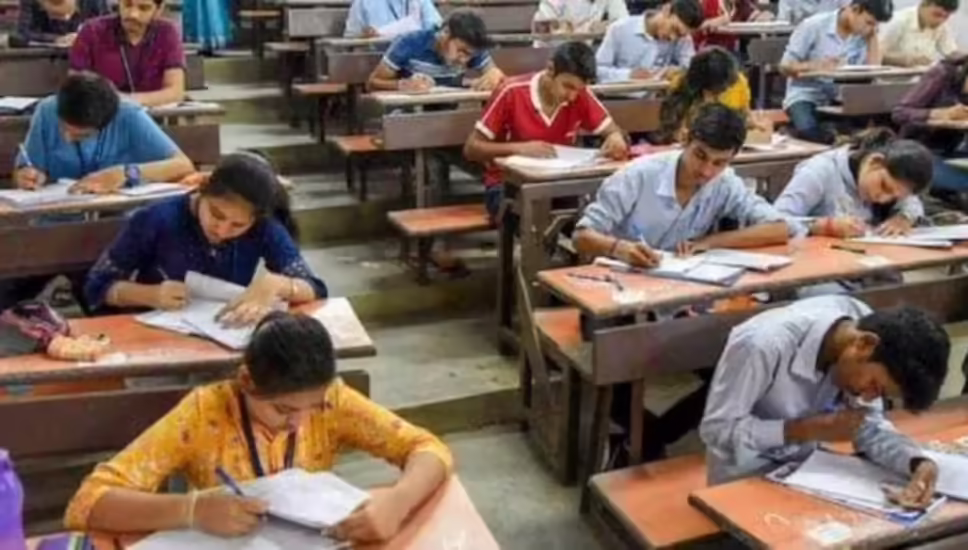 AKTU में B.Tech छात्रों के लिए पेपर लीक के कारण परीक्षा रद्द