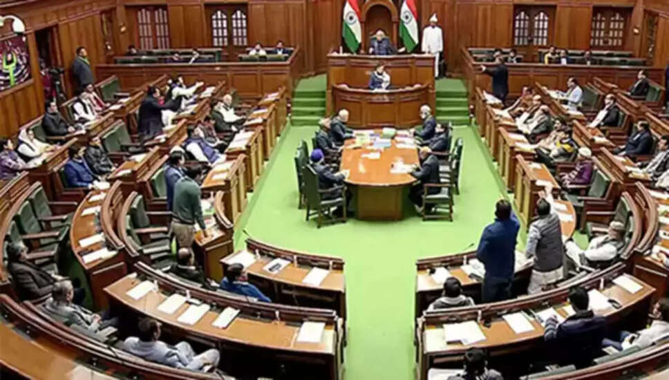 दिल्ली विधानसभा में बंदरों की समस्या के समाधान के लिए नई भर्ती