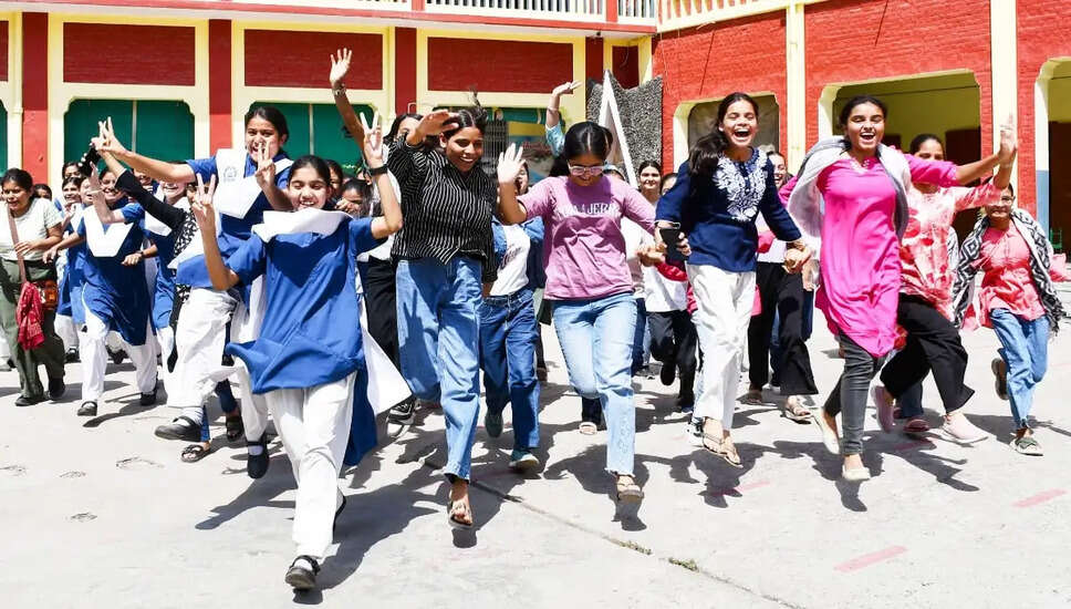 यूपी बोर्ड 10वीं और 12वीं का रिजल्ट कल होगा घोषित, जानें कैसे करें डाउनलोड