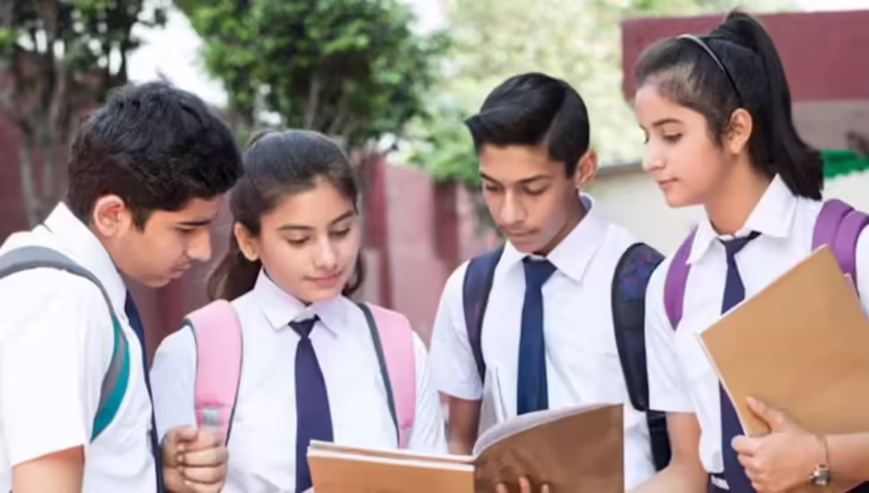 CBSE कक्षा 12 के नतीजों की तारीख का इंतज़ार, जानें कैसे देखें परिणाम
