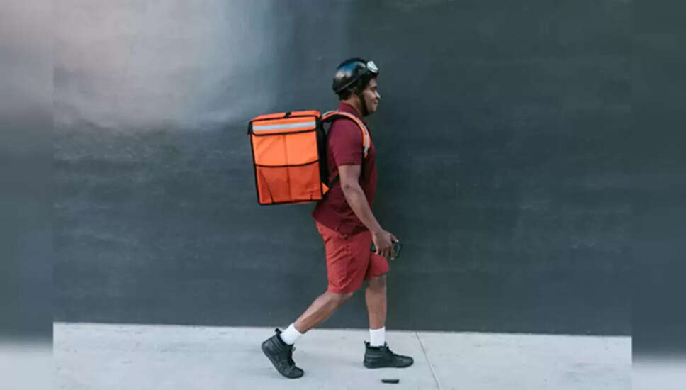 कैसे बनें फूड डिलीवरी एक्जीक्यूटिव: नौकरी पाने के तरीके और संभावित आय