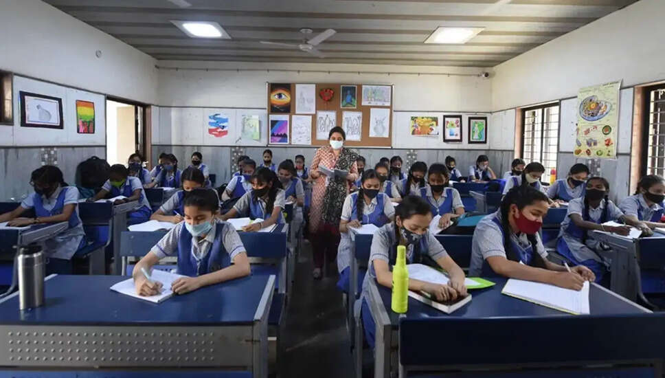 CBSE की तीसरी भाषा की अनिवार्यता: स्कूलों के लिए नई दिशा-निर्देश