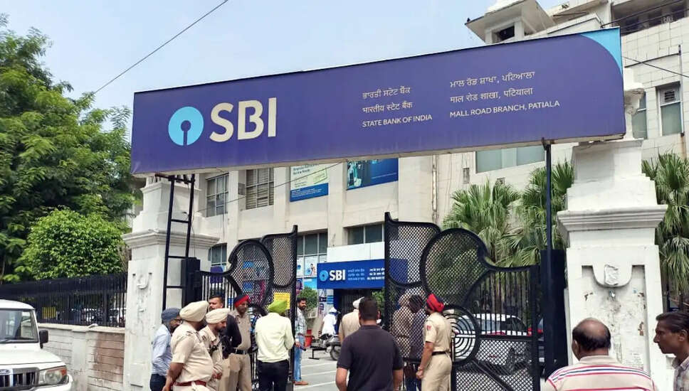 SBI ने जूनियर एसोसिएट भर्ती के मेन्स स्कोरकार्ड जारी किए