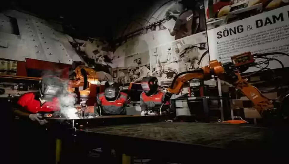 Muscat में वेल्डर्स की सैलरी और लाभ: जानें क्या है कमाई