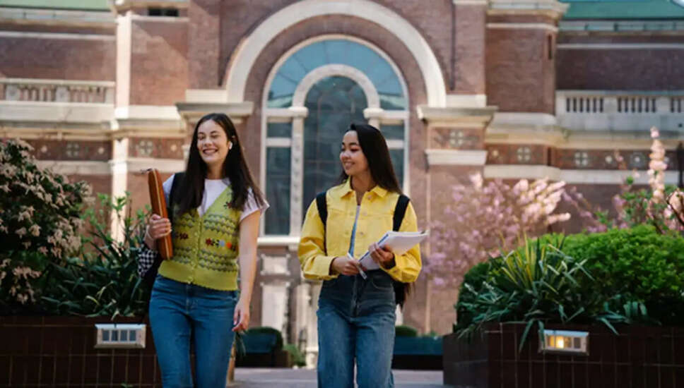 MBA में वित्त बनाम मार्केटिंग: कौन सा विकल्प आपके लिए सही है?