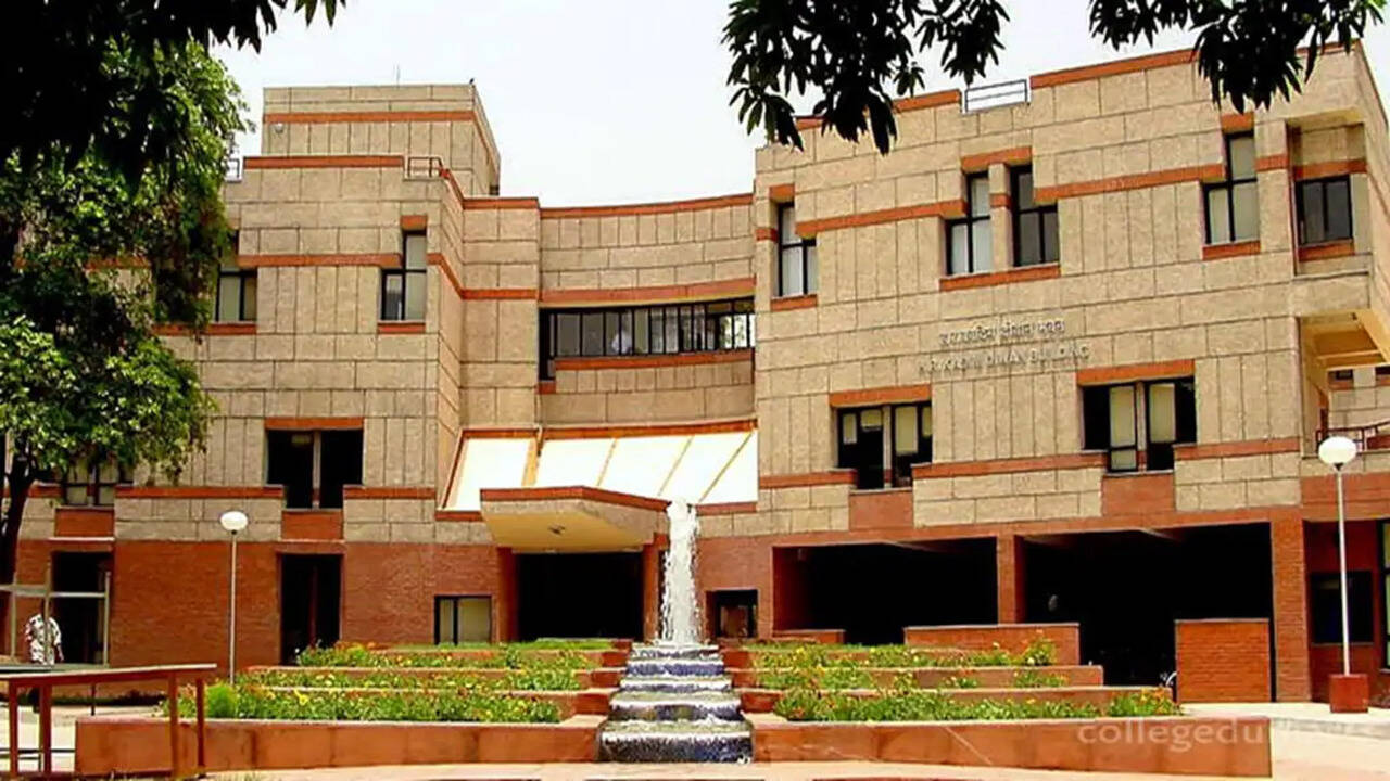 IIT कानपुर ने शुरू किया नया साइबर सुरक्षा स्नातक पाठ्यक्रम