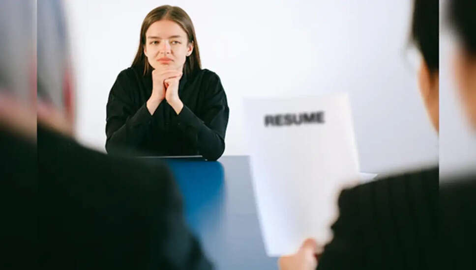 साक्षात्कार में पूछे जाने वाले 5 चुनौतीपूर्ण प्रश्नों के उत्तर कैसे दें