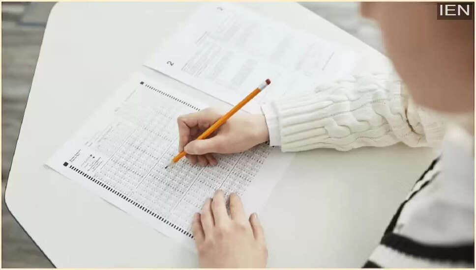 मध्य प्रदेश में 10वीं और 12वीं की परीक्षा: 3856 परीक्षा केंद्रों पर छात्रों की उपस्थिति