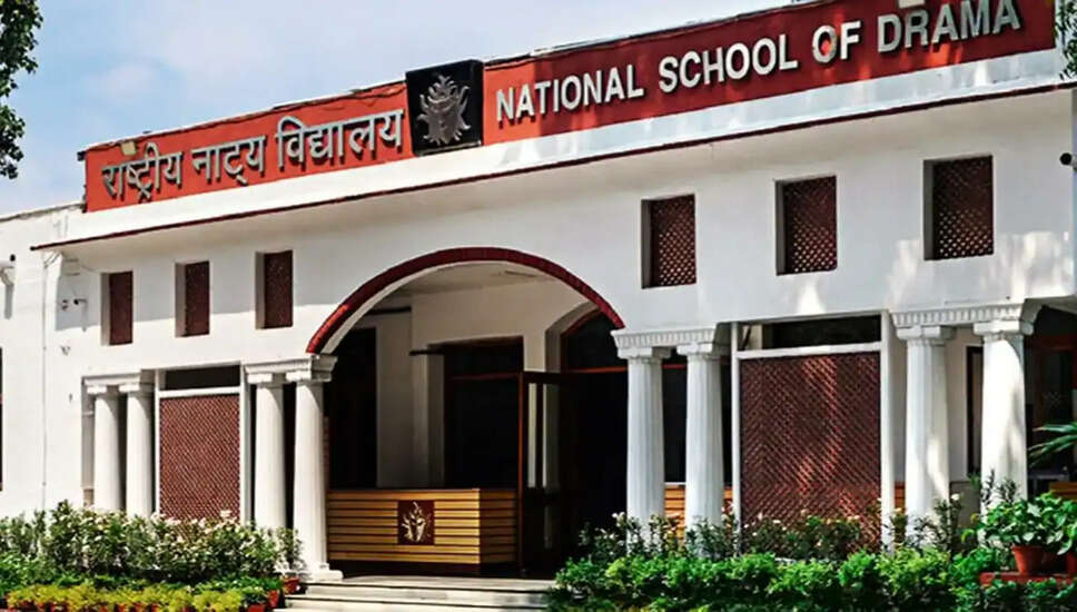 दिल्ली हाई कोर्ट का फैसला: NSD में उम्र सीमा पर रोक