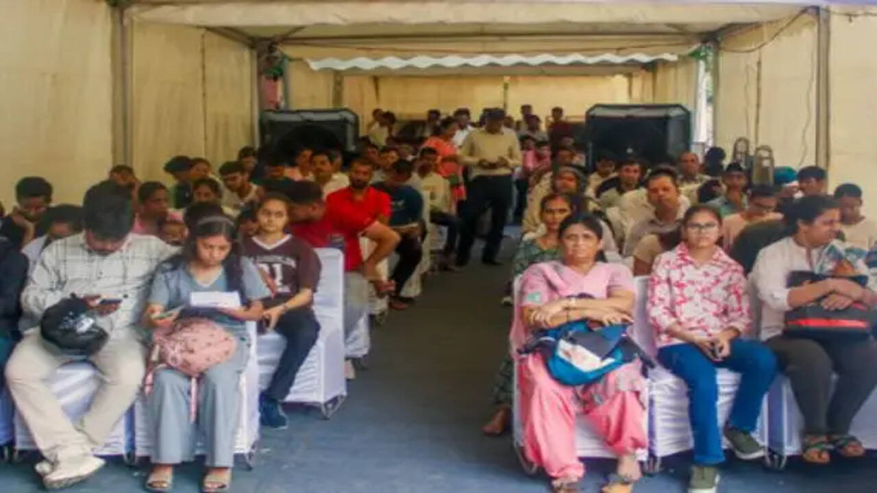 NEET UG 2026: बैंक खाता विवरण अपडेट करने की अंतिम तिथि नजदीक, जानें क्या करें!
