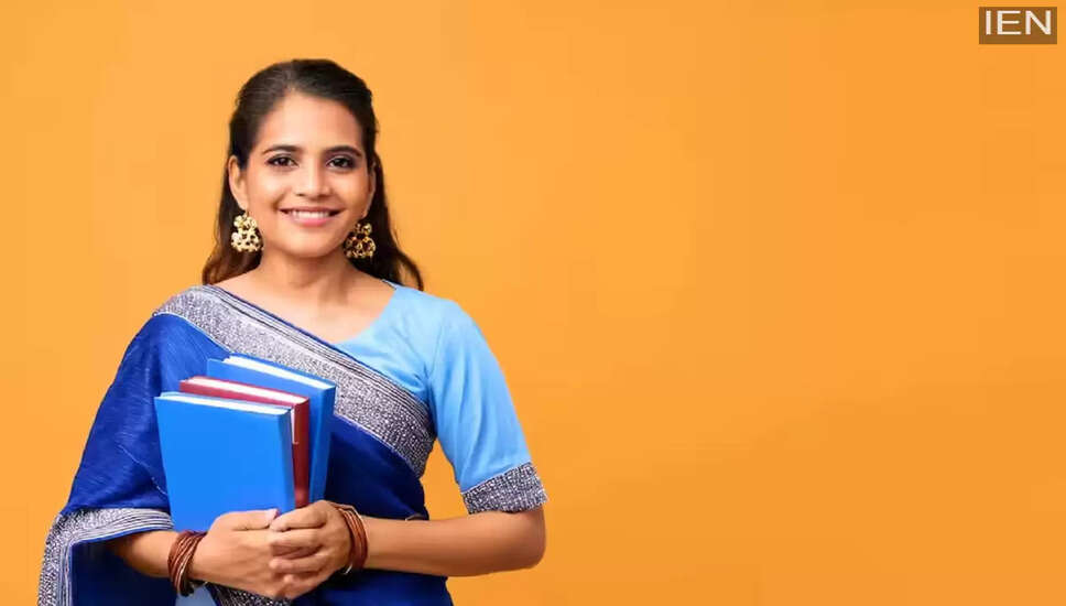 गुजरात में 11,000 प्राथमिक शिक्षक पदों के लिए भर्ती की घोषणा