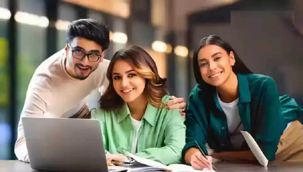 दिल्ली विश्वविद्यालय के चार वर्षीय स्नातक कार्यक्रम में छात्रों की बढ़ती रुचि