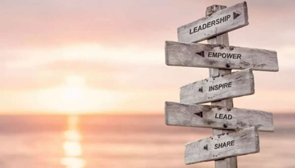 सफल नेतृत्व के गुण: एक प्रभावी नेता कैसे बनें