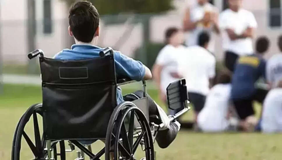 UPSC और SSC परीक्षाओं में दिव्यांग छात्रों के लिए राहत: अपने स्क्राइब लाने की अनुमति