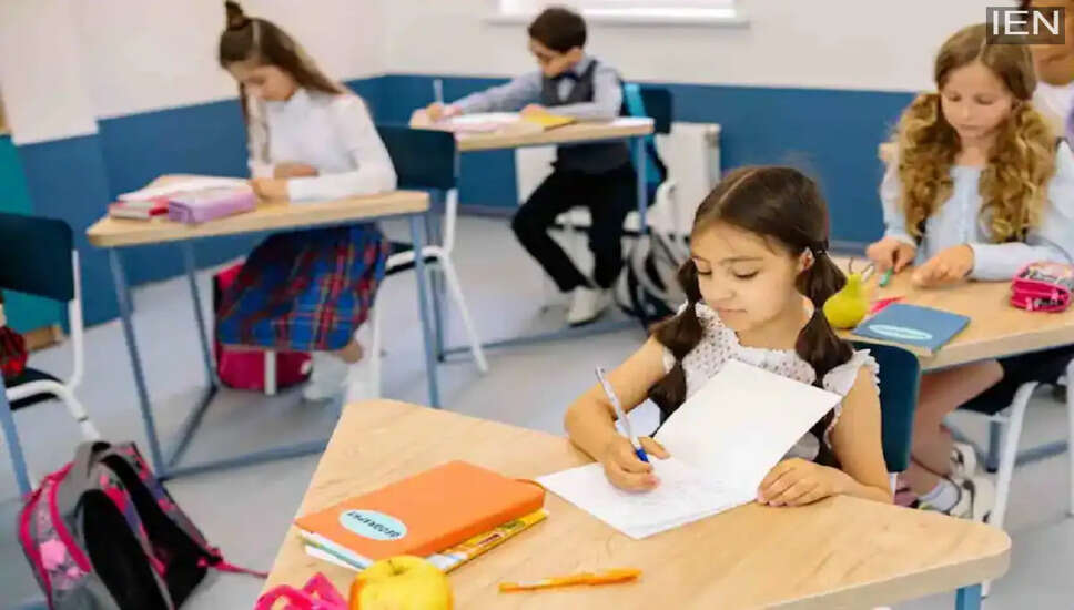 यूएई में स्कूल प्रवेश के लिए नई आयु सीमा: परिवारों पर प्रभाव