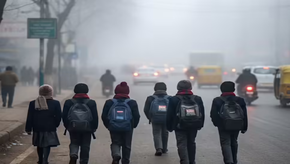 उत्तर भारत में कड़ाके की ठंड से स्कूलों की छुट्टियाँ बढ़ी