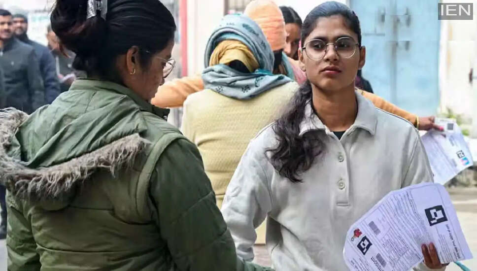 Uttar Pradesh Police SI Exam Controversy: Government Orders Inquiry