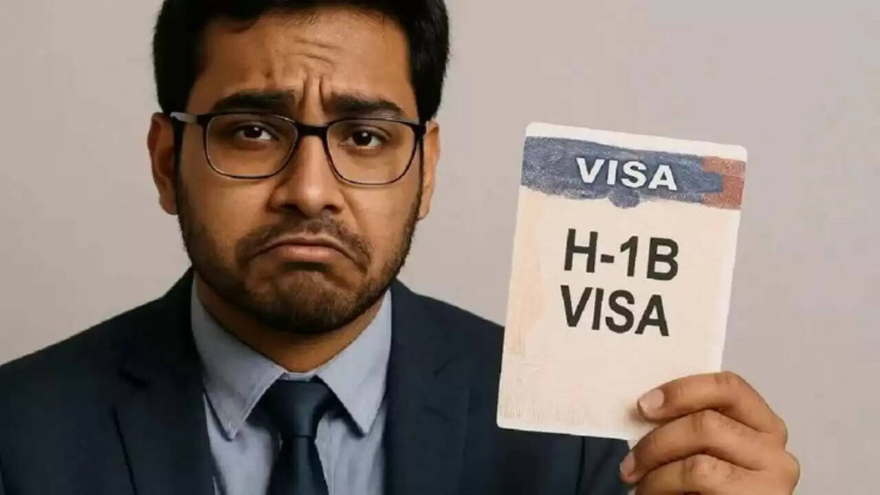 H-1B वीजा होल्डर्स के लिए अमेरिका में बढ़ती चुनौतियाँ