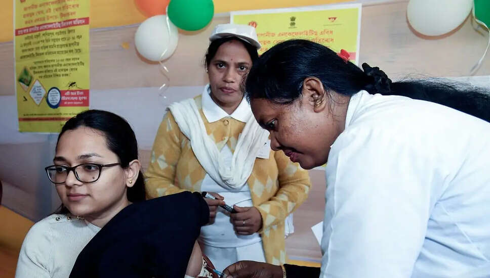 गुजरात में हेल्थ वर्कर के लिए 1,948 पदों पर भर्ती की घोषणा