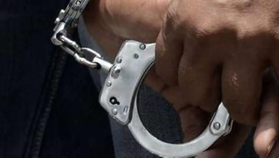ओडिशा सिविल सेवा परीक्षा में धोखाधड़ी: स्मार्टफोन और ईयरबड्स के साथ पकड़ा गया उम्मीदवार!