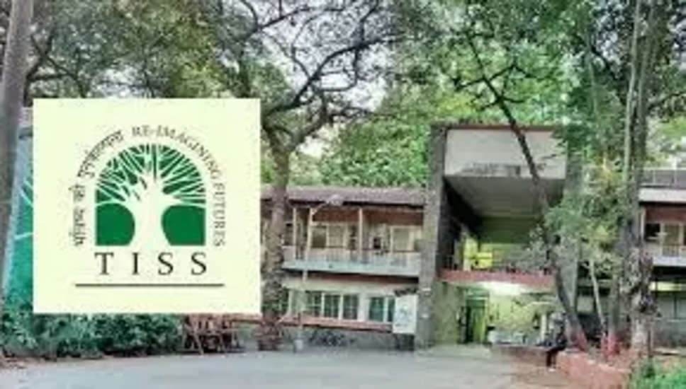  TISS भर्ती 2023: मुंबई में प्रोग्राम मैनेजर रिक्तियों के लिए आवेदन करें टाटा इंस्टीट्यूट ऑफ सोशल साइंसेज (TISS) ने हाल ही में मुंबई में प्रोग्राम मैनेजर के रिक्त पदों की भर्ती के लिए एक अधिसूचना जारी की है। मुंबई में सरकारी नौकरी की तलाश कर रहे उम्मीदवारों के लिए यह एक अच्छा अवसर है। इच्छुक और पात्र उम्मीदवार 25/05/2023 से पहले TISS प्रोग्राम मैनेजर भर्ती 2023 के लिए ऑनलाइन / ऑफलाइन आवेदन कर सकते हैं। इस ब्लॉग पोस्ट में, हमने TISS भर्ती 2023 के बारे में पूरी जानकारी प्रदान की है, जिसमें पात्रता मानदंड, वेतन, आवेदन प्रक्रिया और बहुत कुछ शामिल है। संगठन: टाटा सामाजिक विज्ञान संस्थान (TISS) पद का नाम: प्रोग्राम मैनेजर कुल रिक्ति: विभिन्न पद वेतन: रु. 30,000 - रु. 35,000 प्रति माह नौकरी स्थान: मुंबई आवेदन करने की अंतिम तिथि: 25/05/2023 आधिकारिक वेबसाइट: tiss.edu टीआईएसएस भर्ती 2023 के लिए योग्यता TISS प्रोग्राम मैनेजर भर्ती 2023 के लिए आवेदन करने के लिए, उम्मीदवारों को निम्नलिखित पात्रता मानदंडों को पूरा करना होगा: •	कोई भी ग्रेजुएट, कोई भी पोस्ट ग्रेजुएट उम्मीदवार आवेदन कर सकते हैं। •	अधिक जानकारी TISS की आधिकारिक वेबसाइट पर उपलब्ध है। •	आधिकारिक TISS भर्ती 2023 अधिसूचना पीडीएफ लिंक यहां प्राप्त करें। TISS भर्ती 2023 रिक्ति गणना इस वर्ष, TISS ने प्रोग्राम मैनेजर की भूमिका के लिए विभिन्न रिक्तियों की घोषणा की है। टीआईएसएस भर्ती 2023 वेतन जिन उम्मीदवारों को TISS में प्रोग्राम मैनेजर के रिक्त पदों के लिए चुना गया है, उन्हें 30,000 - 35,000 रुपये प्रति माह का वेतन मिलेगा। TISS भर्ती 2023 के लिए नौकरी का स्थान योग्य उम्मीदवारों, जिनके पास आवश्यक योग्यता है, को TISS द्वारा मुंबई में कार्यक्रम प्रबंधक रिक्तियों के लिए आमंत्रित किया जाता है। उम्मीदवार आधिकारिक अधिसूचना में सभी विवरणों की जांच कर सकते हैं और टीआईएसएस भर्ती 2023 के लिए आवेदन कर सकते हैं। TISS भर्ती 2023 ऑनलाइन अंतिम तिथि लागू करें TISS विभिन्न कार्यक्रम प्रबंधक रिक्तियों को भरने के लिए योग्य उम्मीदवारों की भर्ती कर रहा है। पात्रता मानदंड को पूरा करने वाले उम्मीदवार 25/05/2023 से पहले ऑनलाइन / ऑफलाइन आवेदन कर सकते हैं। अंतिम तिथि के बाद, अधिकारियों द्वारा आवेदन स्वीकार नहीं किए जाएंगे। TISS भर्ती 2023 के लिए आवेदन करने के लिए कदम इच्छुक और पात्र उम्मीदवार उपरोक्त रिक्तियों के लिए 25/05/2023 से पहले आधिकारिक वेबसाइट tiss.edu के माध्यम से आवेदन कर सकते हैं। उम्मीदवार ऑनलाइन/ऑफलाइन आवेदन करने के लिए नीचे दिए गए चरणों का पालन कर सकते हैं: चरण 1: TISS की आधिकारिक वेबसाइट tiss.edu पर क्लिक करें चरण 2: TISS की आधिकारिक अधिसूचना खोजें चरण 3: विवरण पढ़ें और आवेदन के तरीके की जांच करें चरण 4: निर्देश के अनुसार, TISS भर्ती 2023 के लिए आवेदन करें समान नौकरियां: सरकारी नौकरियां 2023 वे उम्मीदवार जो सरकारी नौकरियों में रुचि रखते हैं, देश भर में उपलब्ध अन्य सरकारी नौकरियों 2023 को भी देख सकते हैं। निष्कर्ष TISS भर्ती 2023 उन उम्मीदवारों के लिए एक शानदार अवसर है जो मुंबई में सरकारी नौकरी की तलाश कर रहे हैं। इच्छुक और पात्र उम्मीदवार 25/05/2023 से पहले कार्यक्रम प्रबंधक रिक्तियों के लिए आवेदन कर सकते हैं। नौकरी के लिए आवेदन करने से पहले पात्रता मानदंड को ध्यान से पढ़ना सुनिश्चित करें। अधिक जानकारी के लिए, TISS वेबसाइट पर उपलब्ध आधिकारिक अधिसूचना देखें।    TISS Recruitment 2023: Apply for Programme Manager Vacancies in Mumbai Tata Institute of Social Sciences (TISS) has recently released a notification for the recruitment of Programme Manager vacancies in Mumbai. This is a great opportunity for candidates who are looking for a government job in Mumbai. Interested and eligible candidates can apply online/offline for the TISS Programme Manager Recruitment 2023 before 25/05/2023. In this blog post, we have provided complete details regarding the TISS Recruitment 2023, including the eligibility criteria, salary, application process, and much more. Organization: Tata Institute of Social Sciences (TISS) Post Name: Programme Manager Total Vacancy: Various Posts Salary: Rs.30,000 - Rs.35,000 Per Month Job Location: Mumbai Last Date to Apply: 25/05/2023 Official Website: tiss.edu Qualification for TISS Recruitment 2023 To apply for the TISS Programme Manager Recruitment 2023, candidates must fulfill the following eligibility criteria: •	Any Graduate, Any Post Graduate candidates can apply. •	Further information is available on the official website of TISS. •	Get the official TISS recruitment 2023 notification PDF link here. TISS Recruitment 2023 Vacancy Count This year, TISS has announced Various vacancies for the role of Programme Manager. TISS Recruitment 2023 Salary The candidates who have been selected for the Programme Manager vacancies in TISS will get a salary of Rs.30,000 - Rs.35,000 Per Month. Job Location for TISS Recruitment 2023 The eligible candidates, who possess the required qualification, are invited by TISS for Programme Manager vacancies in Mumbai. Candidates can check all the details in the official notification and apply for TISS Recruitment 2023. TISS Recruitment 2023 Apply Online Last Date TISS is hiring eligible candidates to fill Various Programme Manager vacancies. Candidates who meet the eligibility criteria can apply online/offline before 25/05/2023. After the last date, applications will not be accepted by the officials. Steps to Apply for TISS Recruitment 2023 Interested and eligible candidates can apply for the above vacancies before 25/05/2023, through the official website tiss.edu. Candidates can follow the steps below to apply online/offline: Step 1: Click TISS official website, tiss.edu Step 2: Search for TISS official notification Step 3: Read the details and check the mode of application Step 4: As per the instruction, apply for the TISS Recruitment 2023 Similar Jobs: Govt Jobs 2023 Candidates who are interested in government jobs can also check out other Govt Jobs 2023 available across the country. Conclusion The TISS Recruitment 2023 is a great opportunity for candidates who are looking for a government job in Mumbai. Interested and eligible candidates can apply for the Programme Manager vacancies before 25/05/2023. Make sure to read the eligibility criteria carefully before applying for the job. For more details, check the official notification available on the TISS website.