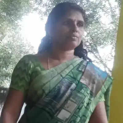  तमिलनाडु के इरोड जिले में एक प्राथमिक स्कूल की प्रधानाध्यापिका को अनुसूचित जाति के छह छात्रों से कथित तौर पर स्कूल के शौचालय साफ कराने के आरोप में शनिवार को गिरफ्तार किया गया है।
