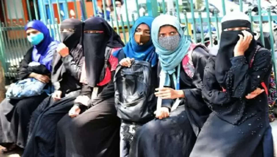 विवाद के बाद दमोह के स्कूल ने ड्रेस कोड से हिजाब-स्कार्फ हटाया