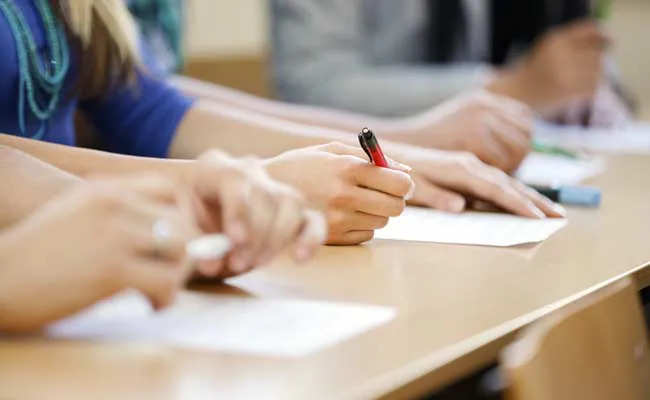 असम राज्य माध्यमिक शिक्षा बोर्ड कक्षा 10 सामान्य विज्ञान का प्रश्न पत्र लीक होने के कई दिनों बाद असमिया भाषा विषय की परीक्षा का प्रश्न पत्र भी सामने आया है। 