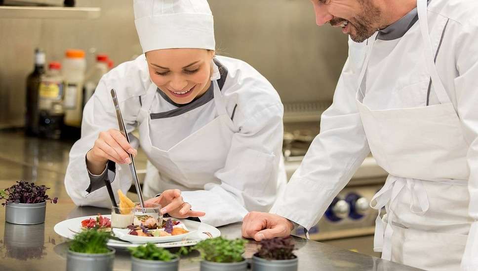 Career in Master chef: मास्टरशेफ बनकर चमका सकते हैं अपना कैरियर , अभी जान लीजिये इसके बारे में 