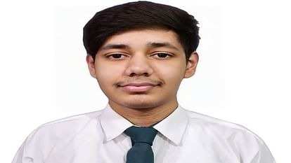 CBSE Result 2024: Lakshay Bhardwaj Shines with 99.2% in 12th, Sets a New Benchmark in Aligarh
