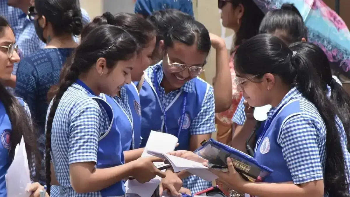 कर्नाटक बोर्ड परीक्षा 2024 में भारी भराई: कक्षा 12 के लिए 6.9 लाख से अधिक पंजीकरण