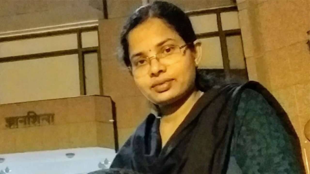भैंस चराने से IAS बनीं C Vanmathi की कहानी, दुनिया भर में मशहूर