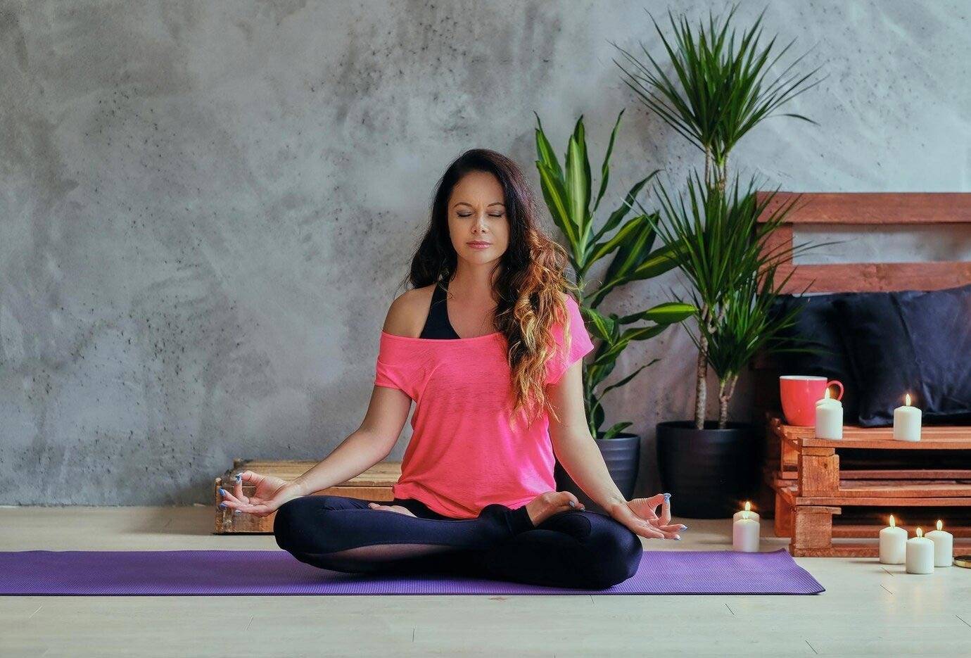 Yoga Career Opportunities: योगा में बनाएं अपना करियर, जानें इन 5 फील्ड्स के बारे में 