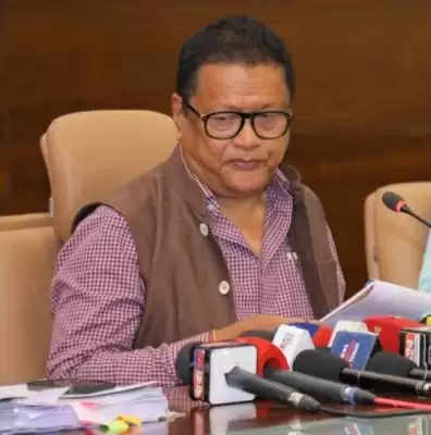 असम में स्कूली शिक्षकों के लिए कंप्यूटर शिक्षा अनिवार्य होगी, यह बयान राज्य के शिक्षा मंत्री रानोज पेगू ने गुरुवार को दिया। 