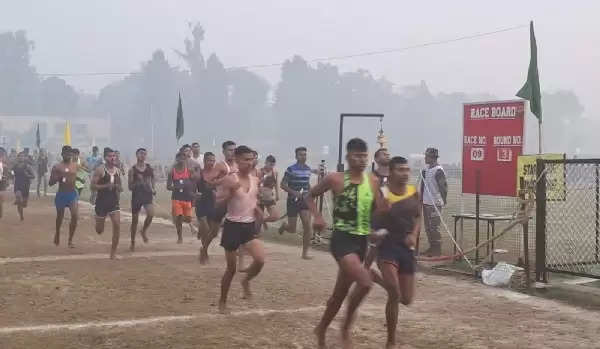 अग्निवीर भर्ती रैली में फतेहपुर जनपद के अभ्यर्थियों ने लगाई दौड़