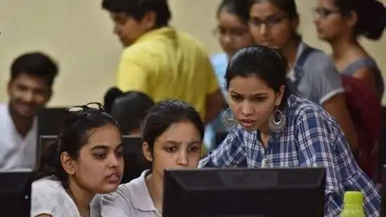 भारत की सबसे लंबी प्रवेश परीक्षा, पिछले साल लगे थे 34 दिन, लाखों उम्मीदवार शामिल होते हैं